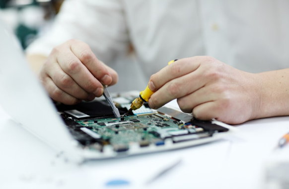 Laptop repair service in Mirdif Dubai