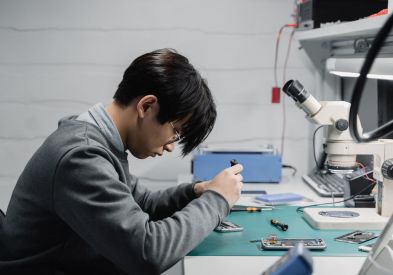 iPad screen and touch repair service in Arjan Dubai by Al Barsha Electronics technician