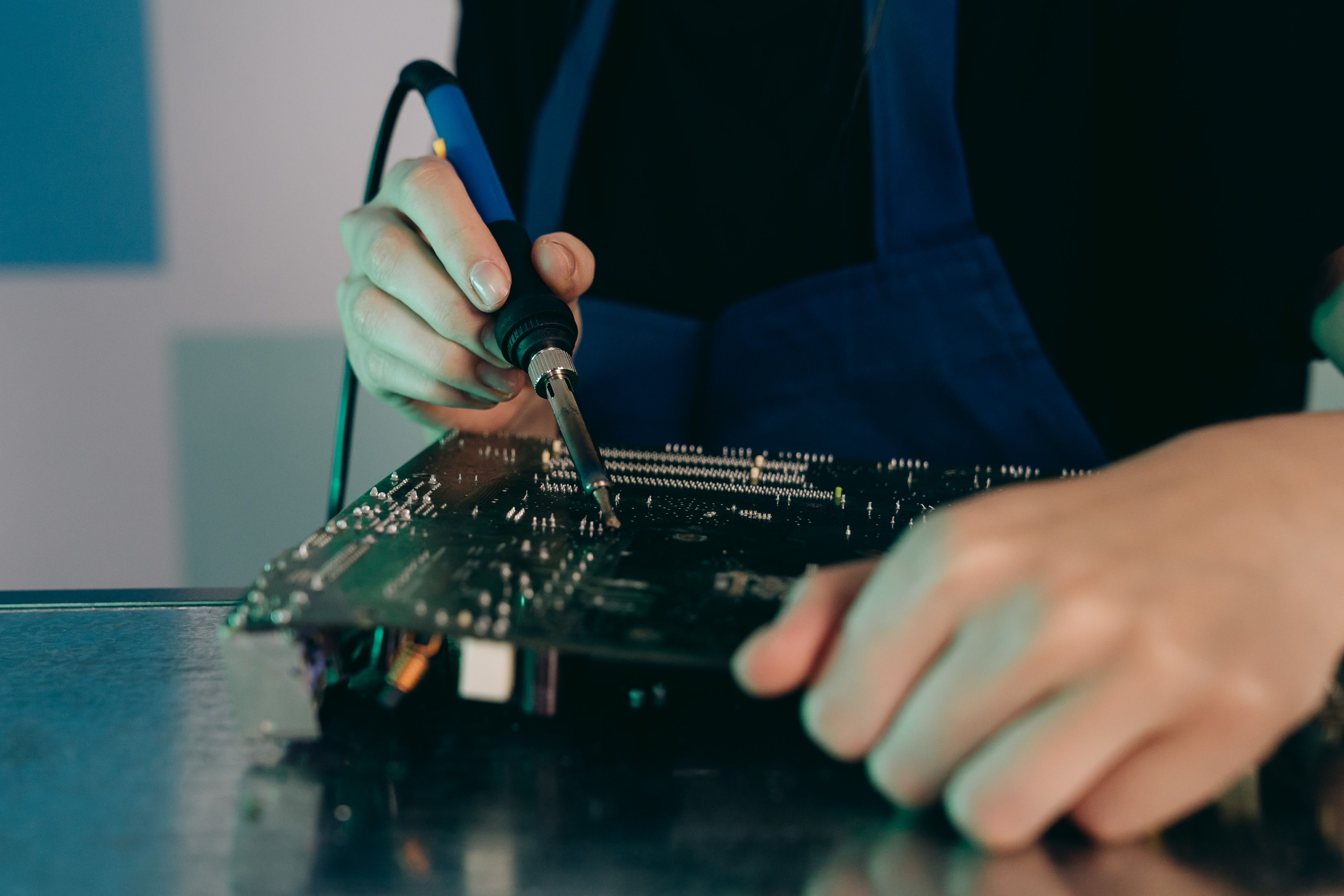Laptop repair near me in Al Barsha Dubai by Al Barsha Electronics certified technician
