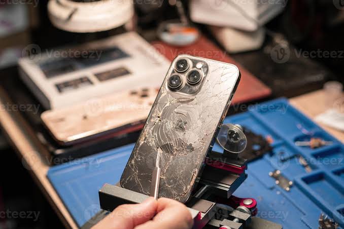 Trusted Electronic Repair Dubai for Laptops, Mobiles & TVs in Al Barsha