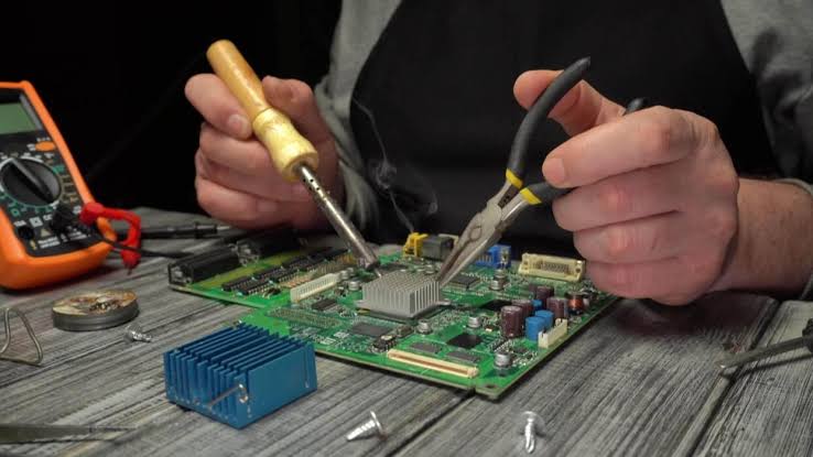 Reliable laptop repair service center near Al Barsha and Jebel Ali, Dubai