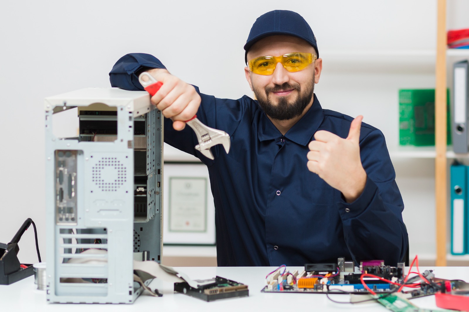 Laptop repair near me in Al Barsha Dubai by Al Barsha Electronics certified technician