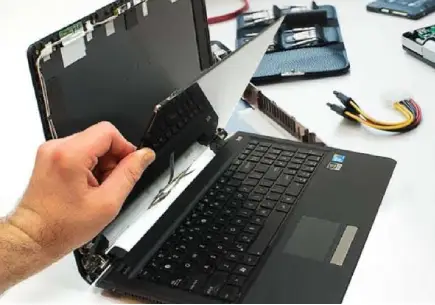 Professional laptop screen repair service in Dubai